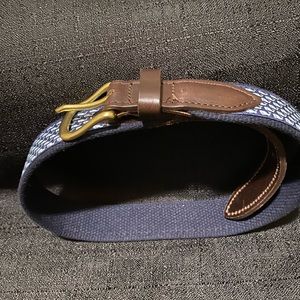 Boys Vineyard whale cub belt